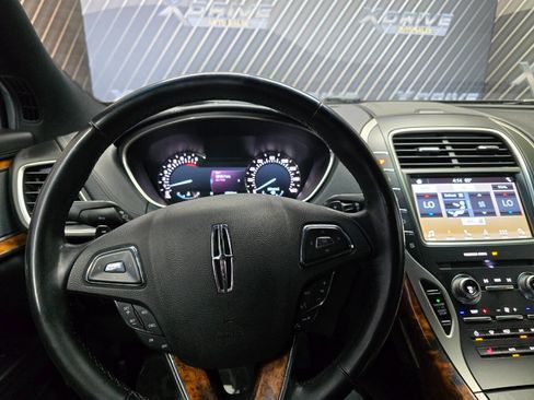 Used 2016 Lincoln MKX Select w/ Select Plus Package image 19