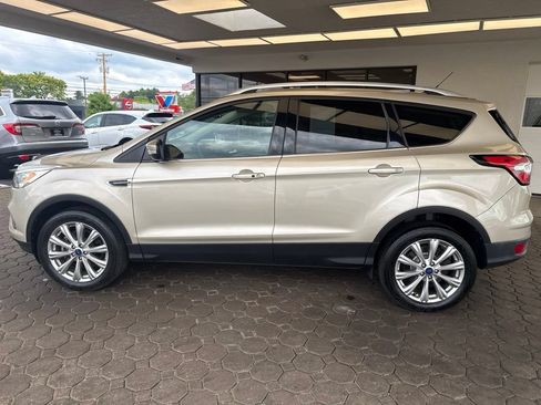 Used 2017 Ford Escape Titanium AWD/4WD image 10