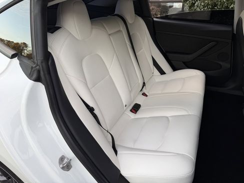 Used 2022 Tesla Model 3 Standard Range image 38