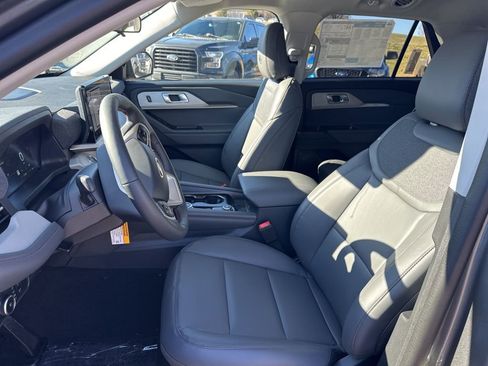 New 2026 Ford Explorer Active w/ Active Comfort Package image 17