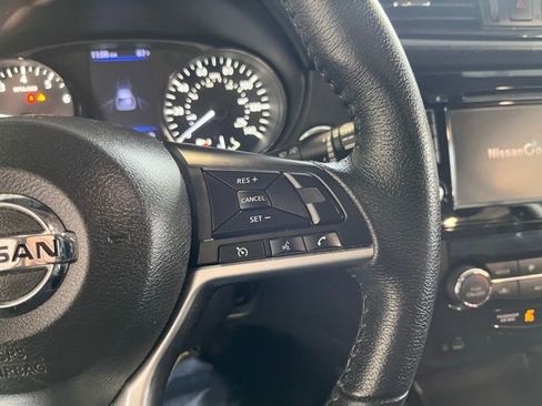Used 2020 Nissan Rogue SV image 27