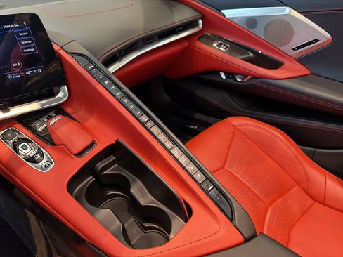 Used 2023 Chevrolet Corvette Stingray Premium Conv w/ Z51 Performance Package RWD image 23