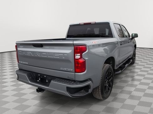 Used 2026 Chevrolet Silverado 1500 Custom image 3