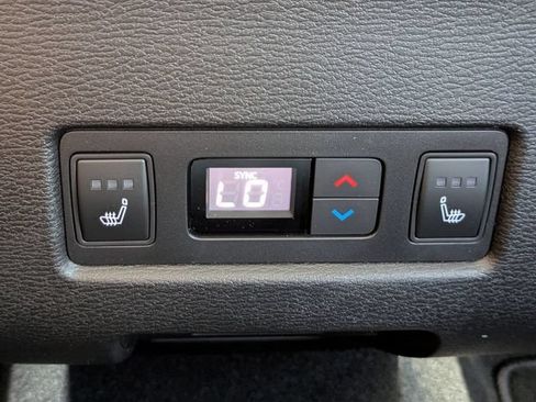 New 2026 Mitsubishi Outlander SEL FWD image 16