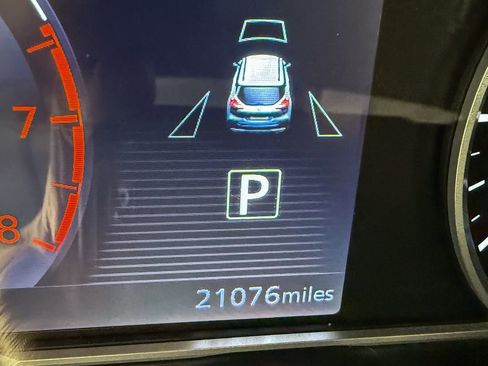 Used 2018 Nissan Kicks SR image 27