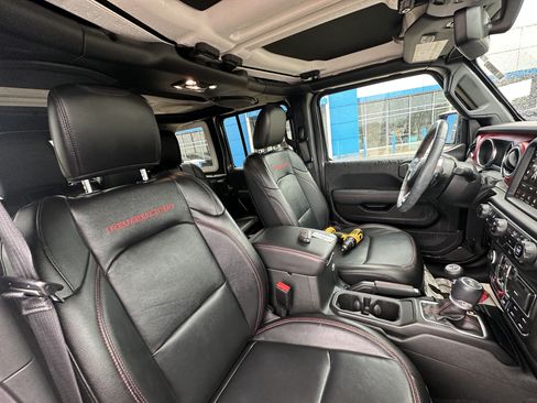 Used 2023 Jeep Wrangler Unlimited Rubicon w/ Cold Weather Group AWD/4WD image 40
