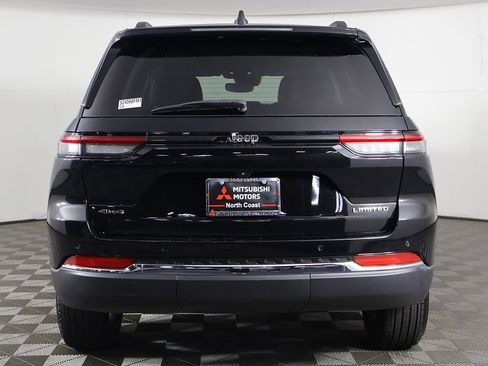 Used 2022 Jeep Grand Cherokee Limited image 15