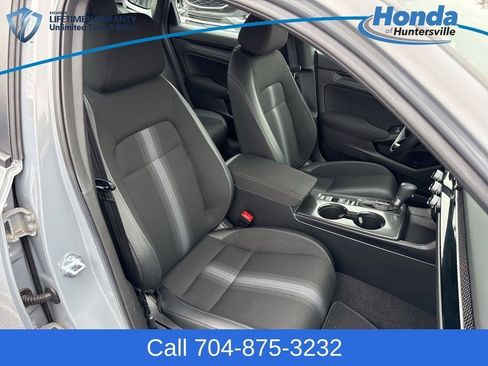 Used 2025 Honda Civic Sport image 15