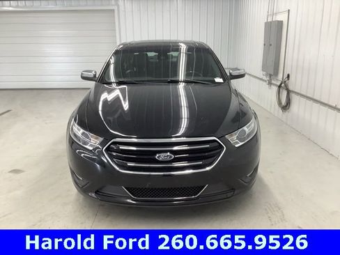 Used 2017 Ford Taurus Limited image 2