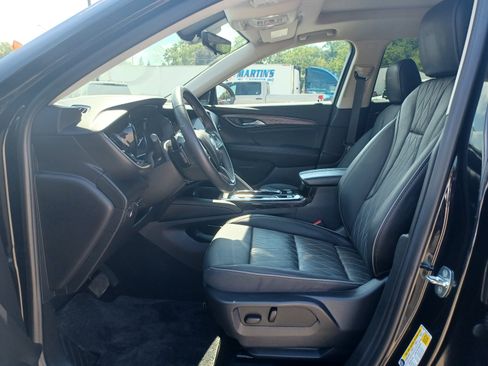 Used 2023 Buick Envision AWD Avenir image 10