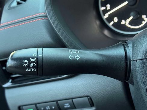 Used 2025 Nissan Sentra SR FWD image 22