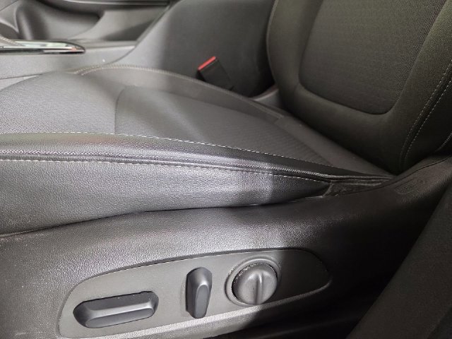 Used 2021 Buick Encore GX Select w/ Sport Touring Package FWD image 32