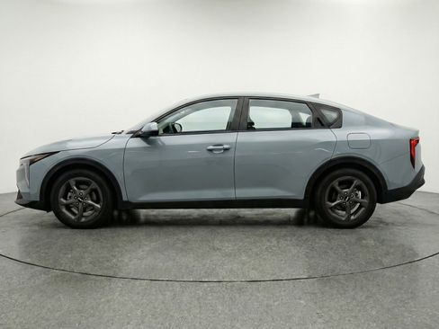 Used 2025 Kia K4 LXS image 5