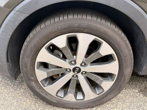 Used 2020 Kia Telluride S AWD/4WD image 12