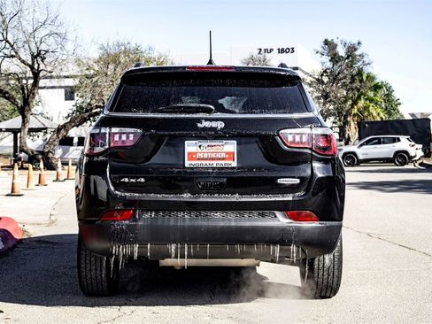 Used 2024 Jeep Compass Latitude image 6