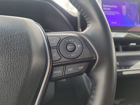 Used 2024 Toyota Venza LE image 24