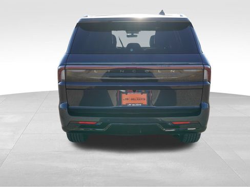 Used 2025 Lincoln Navigator Reserve w/ Jet Appearance Package AWD/4WD image 6