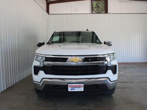 Used 2022 Chevrolet Silverado 1500 LT w/ Z71 Off-Road Package AWD/4WD image 2