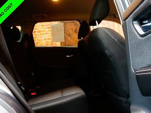 Used 2022 Nissan Rogue SV image 46