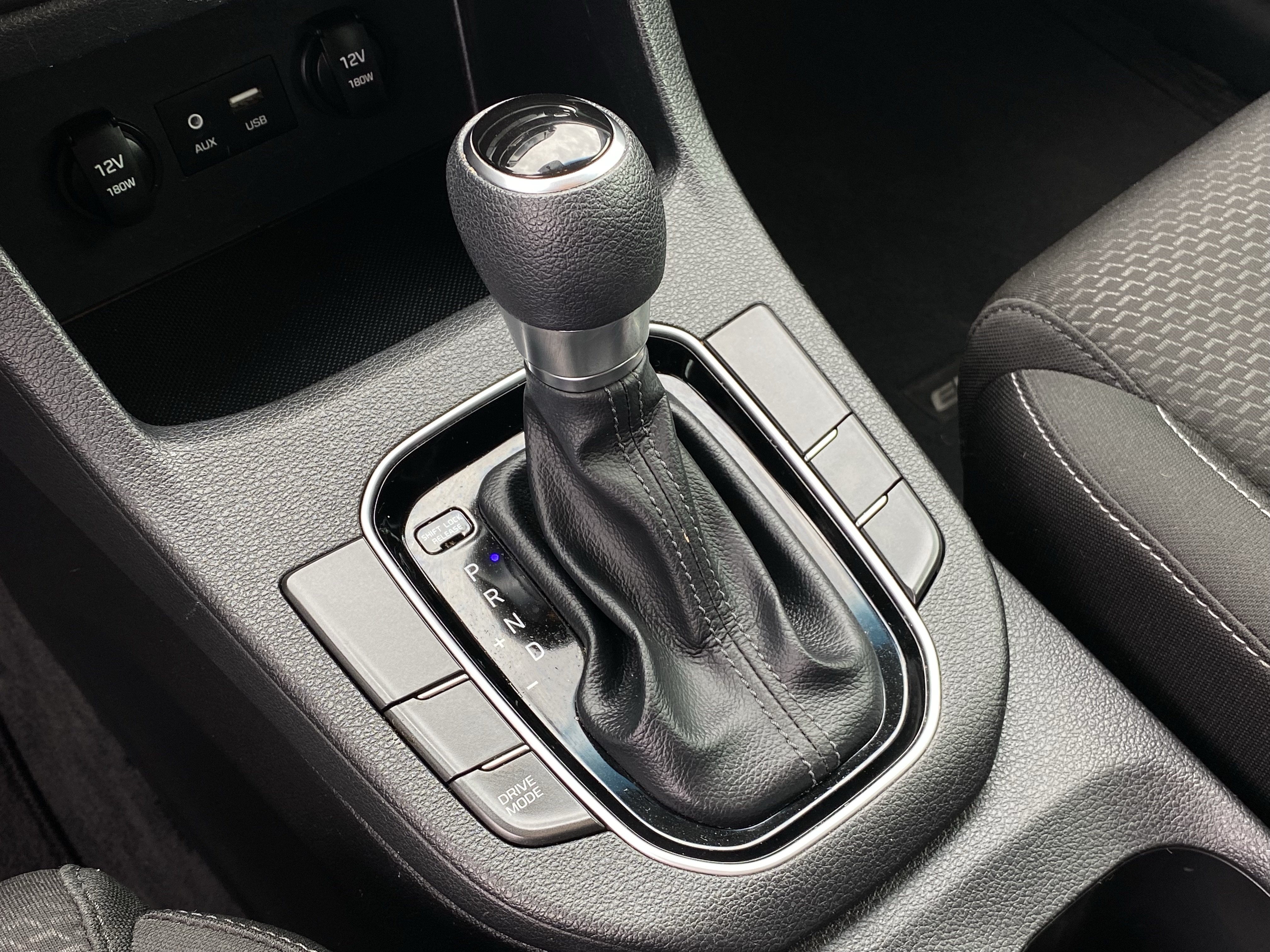 Used 2019 Hyundai Elantra GT FWD image 26