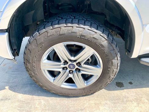 Used 2019 Ford F150 XLT w/ Equipment Group 302A Luxury AWD/4WD image 9