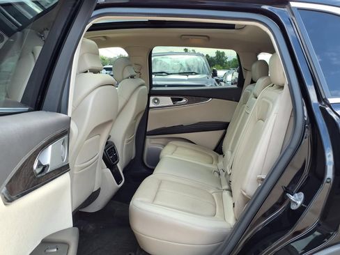 Used 2017 Lincoln MKX Reserve w/ Luxury Package AWD/4WD image 12
