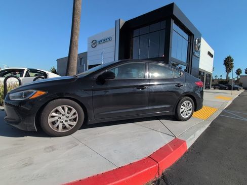 Used 2017 Hyundai Elantra SE FWD image 4