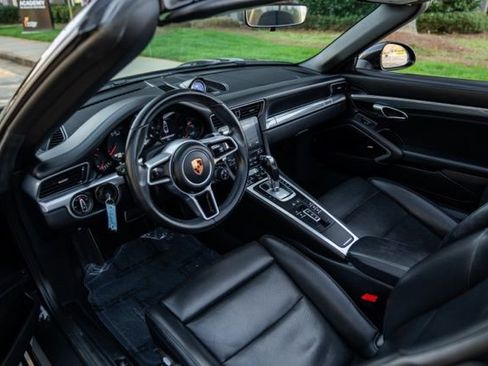 Used 2019 Porsche 911 Carrera RWD image 23