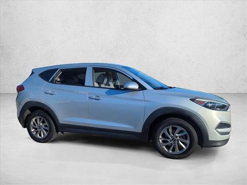 Used 2018 Hyundai Tucson SE image 4