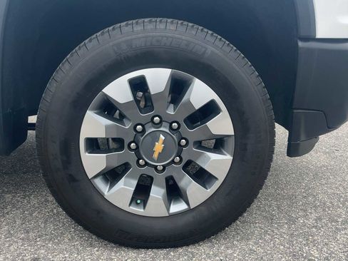 Used 2022 Chevrolet Silverado 2500 Custom w/ Custom Convenience Package AWD/4WD image 35