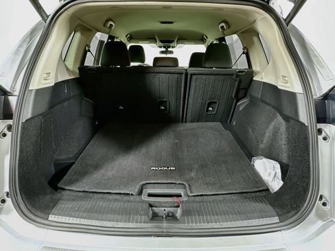 Used 2025 Nissan Rogue SV AWD/4WD image 29