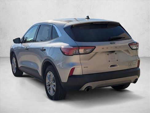 Used 2020 Ford Escape SE image 8