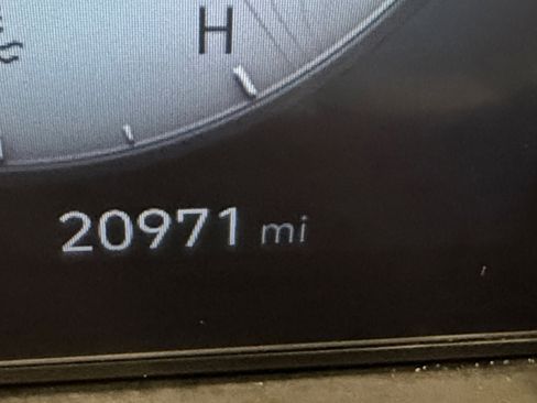 Used 2023 Hyundai Tucson Limited image 2