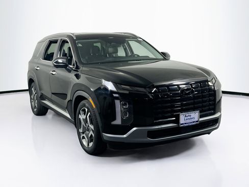 Used 2023 Hyundai Palisade SEL w/ Premium Package AWD/4WD image 3