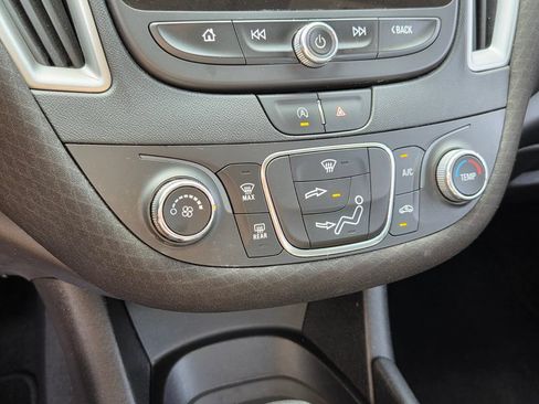 Used 2022 Chevrolet Malibu LS FWD image 22