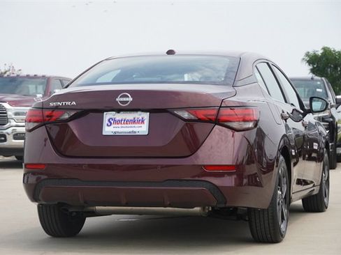 Used 2025 Nissan Sentra SV image 8