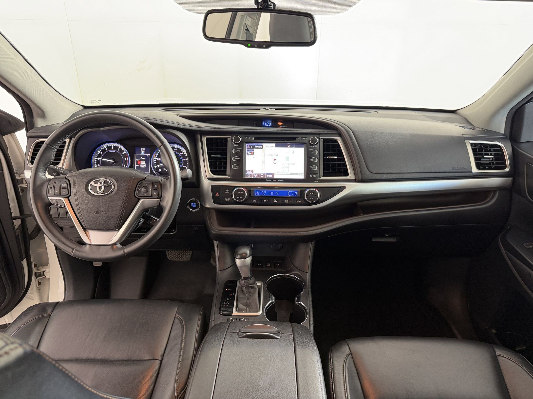 Used 2016 Toyota Highlander XLE AWD/4WD image 16