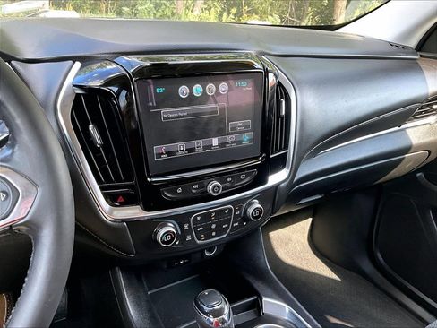 Used 2018 Chevrolet Traverse LT AWD/4WD image 17