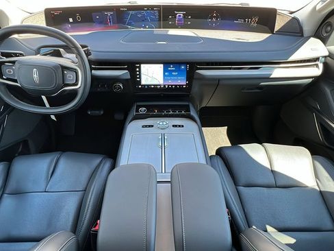 New 2025 Lincoln Navigator Reserve AWD/4WD image 5