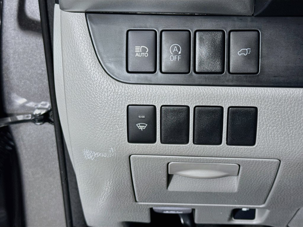 Used 2017 Toyota Highlander XLE w/ Carpet Mat Package AWD/4WD image 18