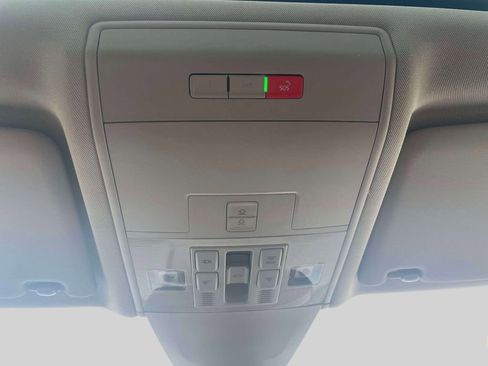 Used 2022 Volkswagen Atlas SEL AWD/4WD image 33