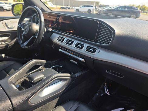 Used 2025 Mercedes-Benz GLE 350 4MATIC w/ Driver Assistance Package image 11