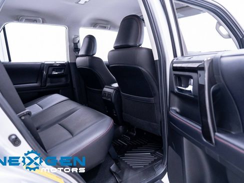 Used 2019 Toyota 4Runner TRD Off-Road Premium AWD/4WD image 40