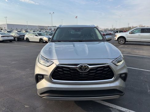 Used 2021 Toyota Highlander Platinum image 9