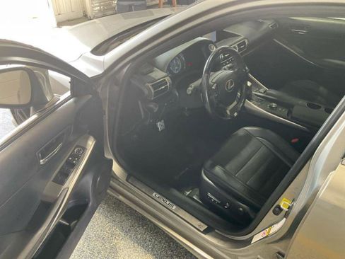 Used 2016 Lexus IS 350 RWD image 11