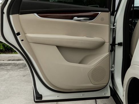 Used 2018 Cadillac XT5 Premium Luxury image 36