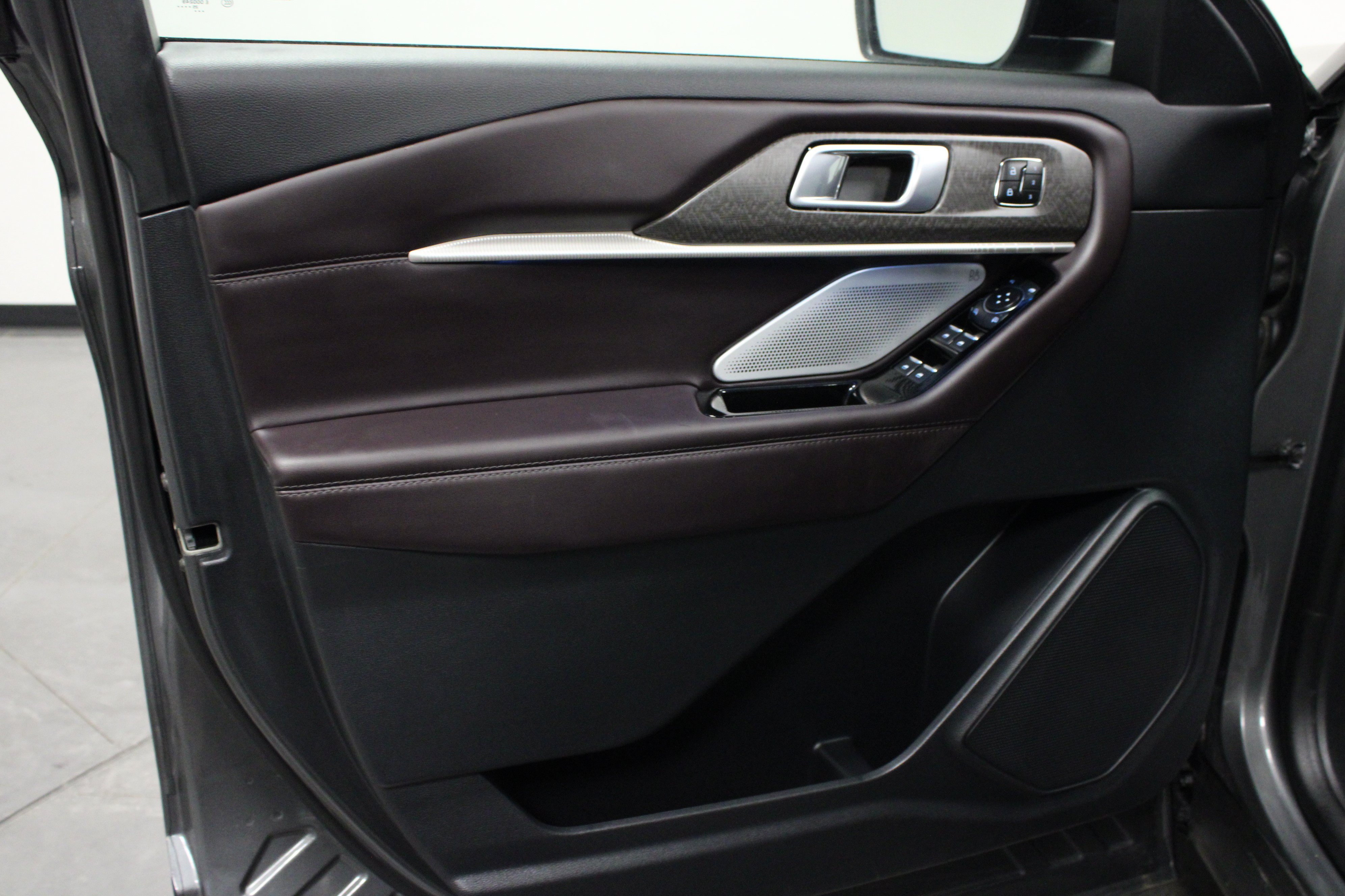 Used 2026 Ford Explorer Platinum AWD/4WD image 11