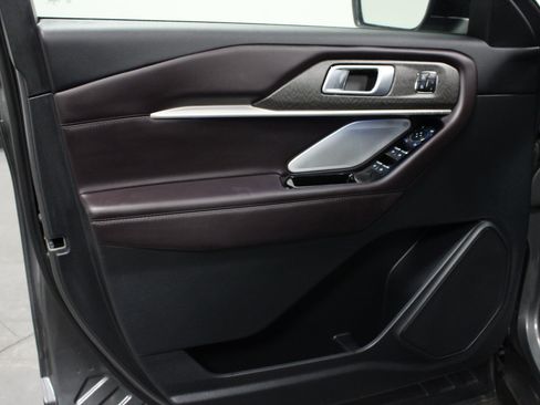 Used 2026 Ford Explorer Platinum AWD/4WD image 11