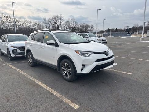 Used 2018 Toyota RAV4 XLE image 8