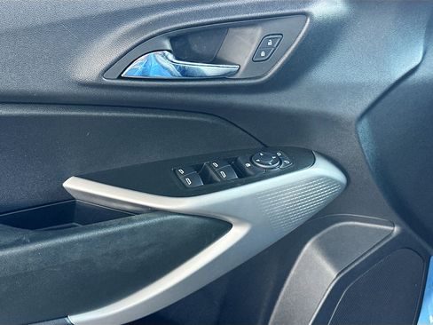 Used 2024 Chevrolet Trax RS image 17